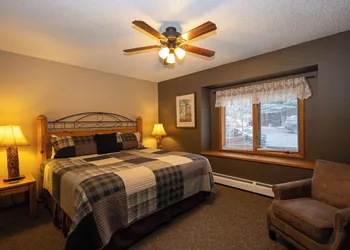 Aspen Winds on Fall River hotel thumbnail 5