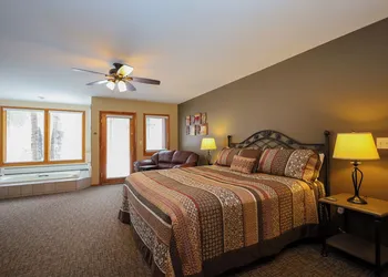 Aspen Winds on Fall River hotel thumbnail 8