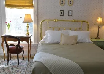 Victorian By The Sea hotel thumbnail 3