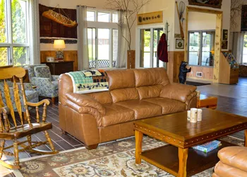 Cedar Hill Lodge hotel thumbnail 2
