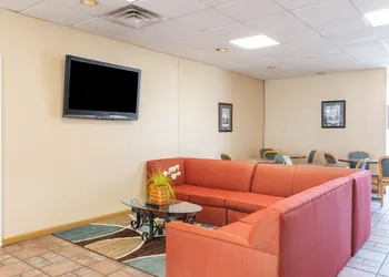 Travelers Place Inn & Suites hotel thumbnail 2