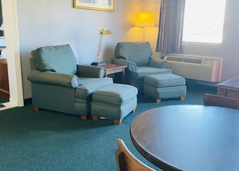 Travelers Place Inn & Suites hotel thumbnail 5
