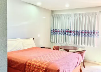 Palace Motel hotel thumbnail 7