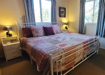 Hillcrest Suites & Cabins hotel thumbnail 5