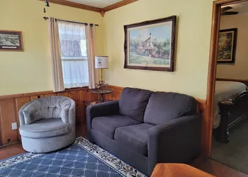 Hillcrest Suites & Cabins hotel thumbnail 7