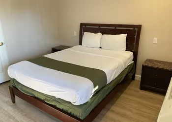 Escondido Inn hotel thumbnail 6