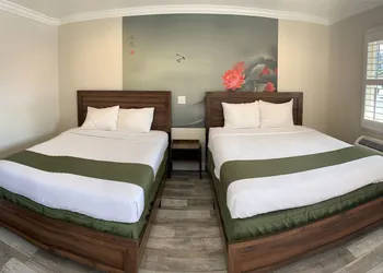 Escondido Inn hotel thumbnail 7