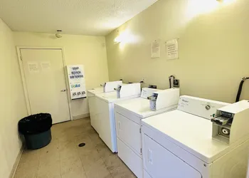 Kings Inn Motel hotel thumbnail 6