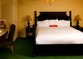 Strawberry Valley Inn hotel thumbnail 5