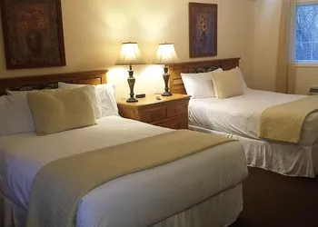 Strawberry Valley Inn hotel thumbnail 6