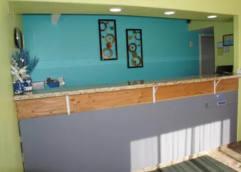 Apex Inn hotel thumbnail 6