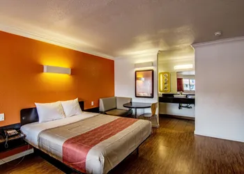 Motel 6 Manteca, CA hotel thumbnail 2