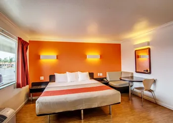 Motel 6 Manteca, CA hotel thumbnail 4