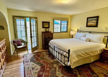 Blue Iguana Inn hotel thumbnail 5
