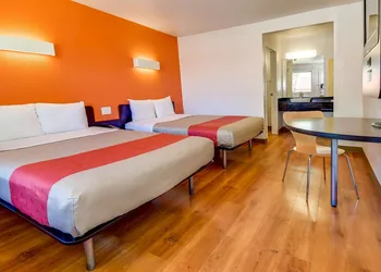 Motel 6 Riverside, CA - South hotel thumbnail 5
