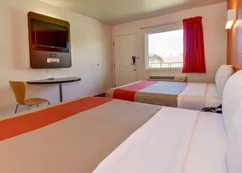 Motel 6 Riverside, CA - South hotel thumbnail 6