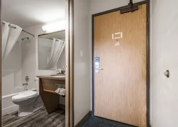 Aladdin Inn hotel thumbnail 3