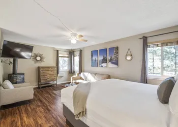 Resthaven Tahoe hotel thumbnail 2