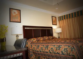 Crystal Lodge Motel hotel thumbnail 3