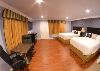 Crystal Lodge Motel hotel thumbnail 7