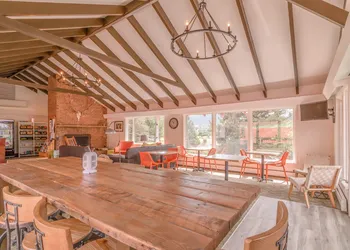 Discovery Lodge hotel thumbnail 3
