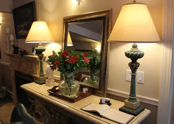 Black Bear Manor hotel thumbnail 3