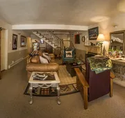 Black Bear Manor hotel detail image 4