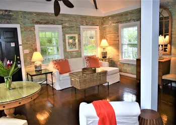 Simonton Court Historic Inn & Cottages hotel thumbnail 3