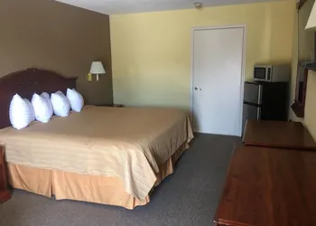 Loyalty Inn Hawkinsville hotel thumbnail 4