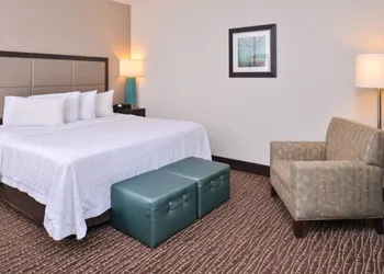 Hampton Inn & Suites Bend hotel thumbnail 4