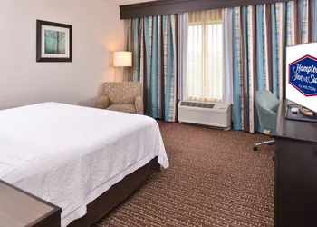 Hampton Inn & Suites Bend hotel thumbnail 7