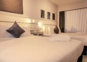 Up Midtown hotel thumbnail 8
