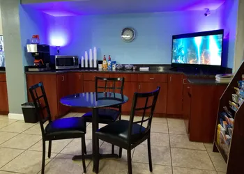 Econo Inn hotel thumbnail 3