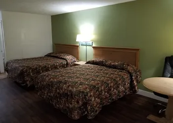 Econo Inn hotel thumbnail 8