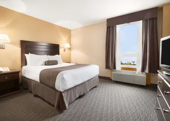 Days Inn by Wyndham Estevan hotel thumbnail 8