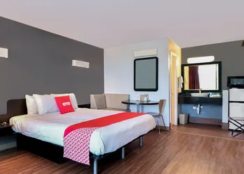 OYO Hotel Valdosta GA I-75 hotel thumbnail 5