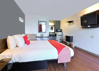 OYO Hotel Valdosta GA I-75 hotel thumbnail 8