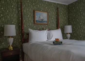 Chart House Inn hotel thumbnail 7