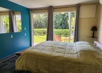 Arnott's Lodge hotel thumbnail 5