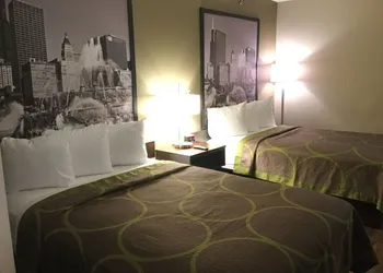Super 8 by Wyndham South Holland hotel thumbnail 6