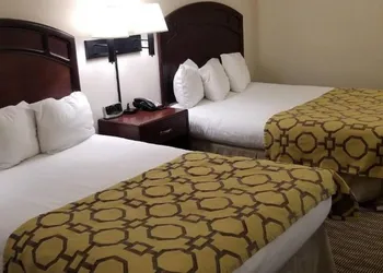 Baymont by Wyndham Harlan hotel thumbnail 5