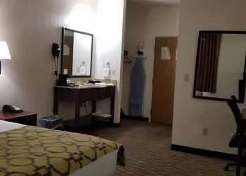 Baymont by Wyndham Harlan hotel thumbnail 7