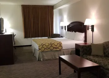 Baymont by Wyndham Harlan hotel thumbnail 8