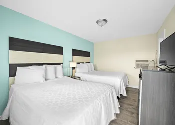 Madison Beach Motel hotel thumbnail 3