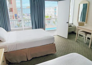 Seabonay Oceanfront Motel hotel thumbnail 5