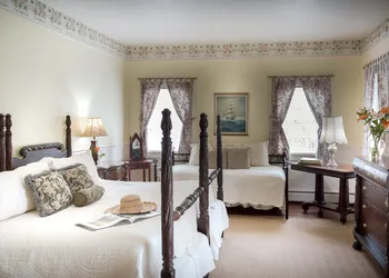 Queen Anne Inn hotel thumbnail 7