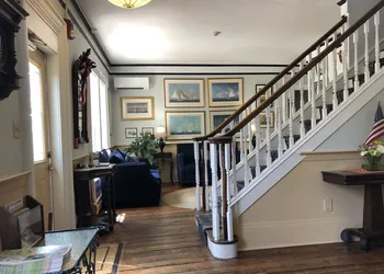 Queen Anne Inn hotel thumbnail 2