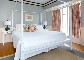 Queen Anne Inn hotel thumbnail 4