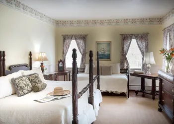 Queen Anne Inn hotel thumbnail 7