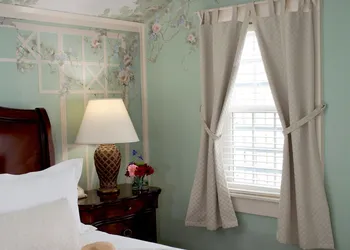 Queen Anne Inn hotel thumbnail 8